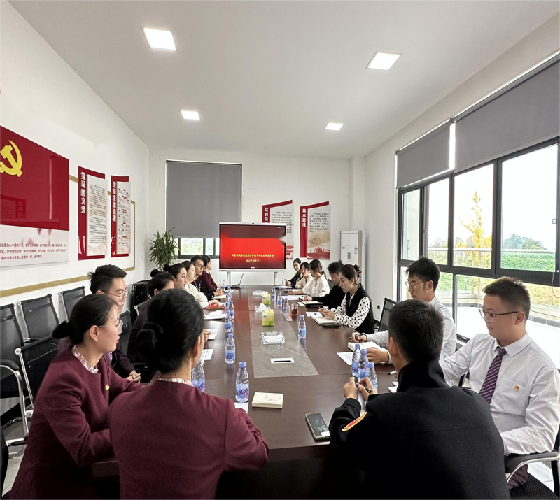 高速運(yùn)營管理中心組織召開青年文明號(hào)創(chuàng)建工作部署會(huì)(1).png